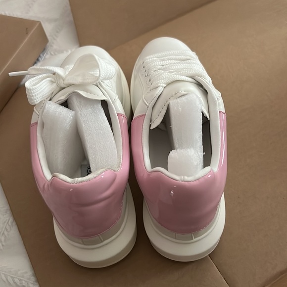 Steve Madden brand new sneakers ! - Picture 4 of 6